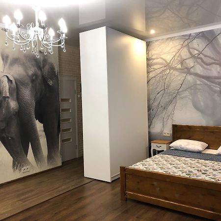 Zhemchuzhnie Apartments On Marselskaya Odessa Luaran gambar